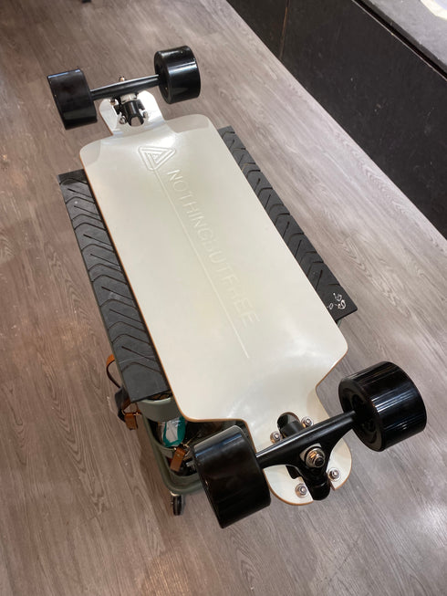 Nothing But Free - LDP Mini complete 29.5" (White)