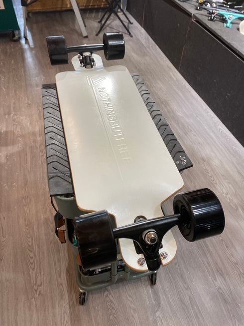 Nothing But Free - LDP Mini complete 29.5" (White)