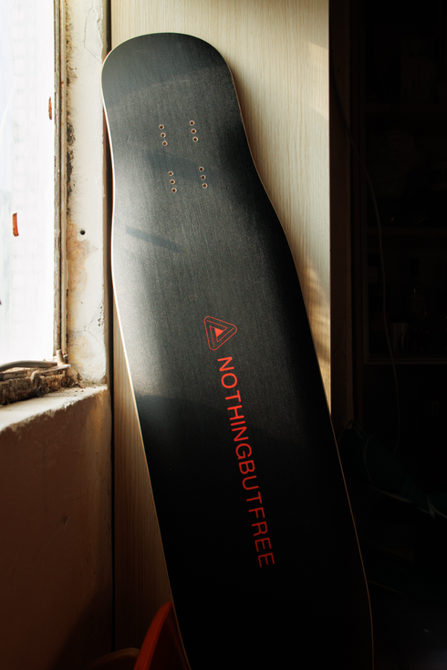 Nothing But Free - Freestyle Deck(Black/Red) 43.5"